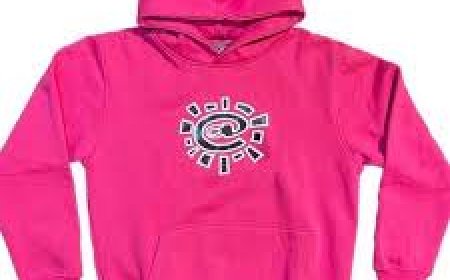 Effortless Lifestyle Cool in the Adwysd Hoodie