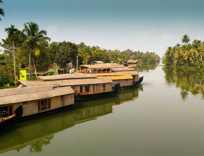 Kerala Munnar Tour Package – A Perfect Escape to the Hills